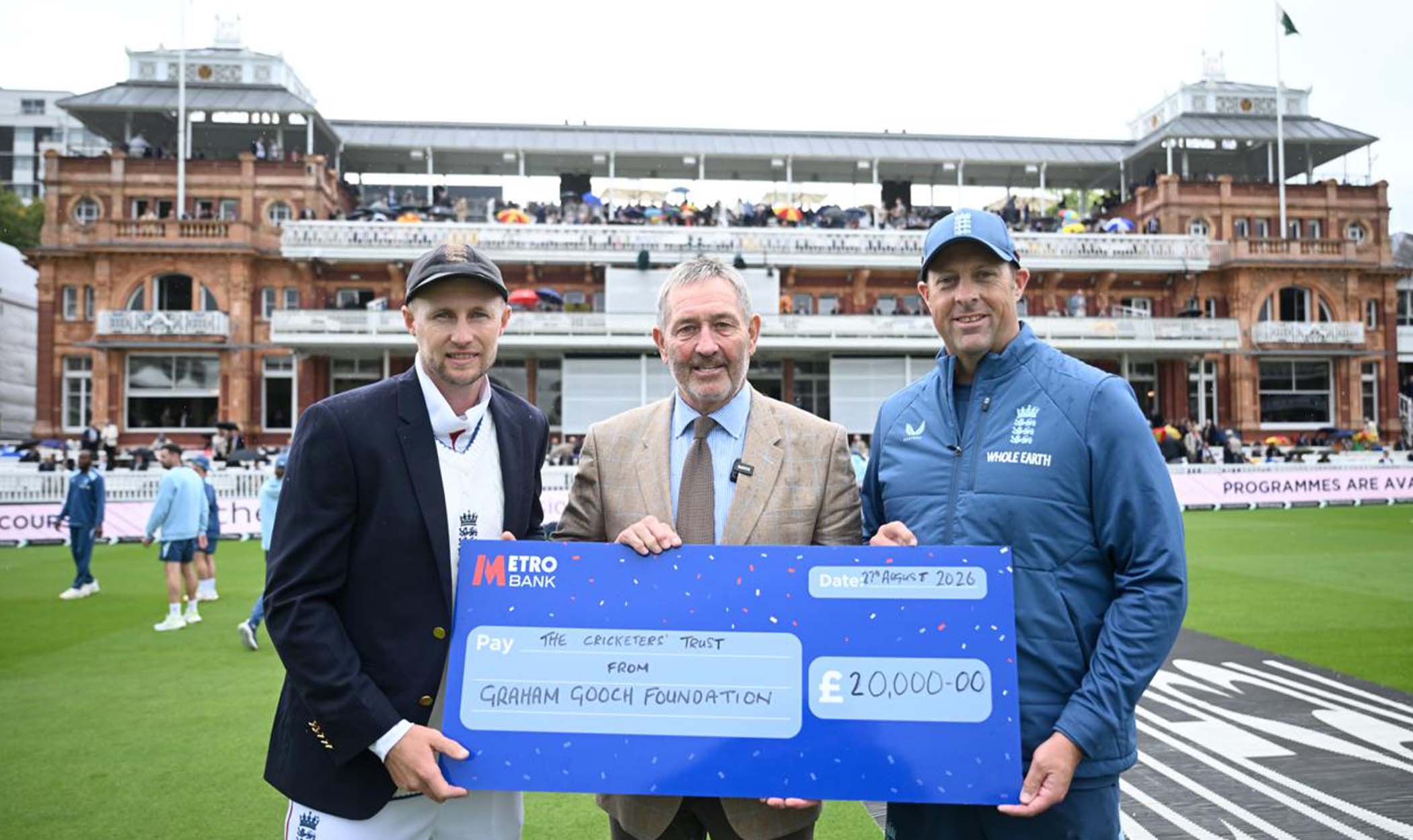 Graham Gooch Foundation donates £20,000 to Trust
